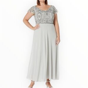 J Kara Women's Back and Front Silver Cowlneck Beaded Short Sleeve Gown Size 20W